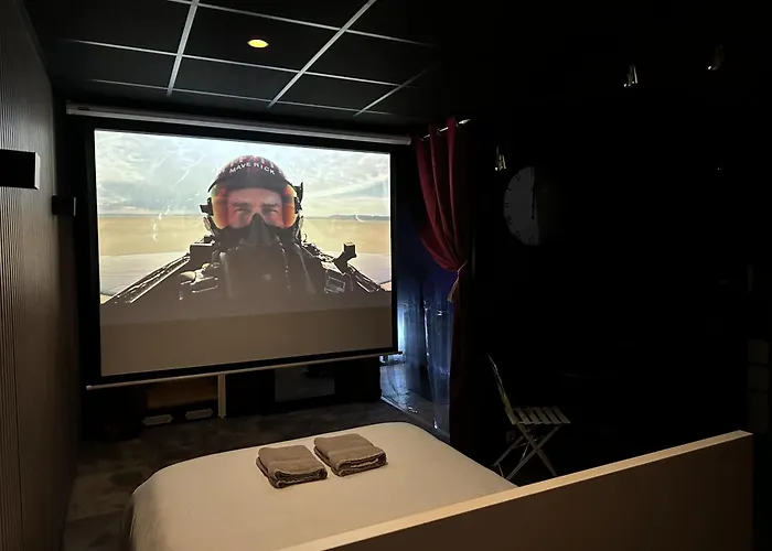 Апартаменты Cocon Jacuzzi Et Cinema 4k B Бордо